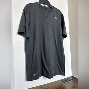 Nike Athletic Activewear Men’s Dri Fit V-Neck Size M Dark Gray EUC